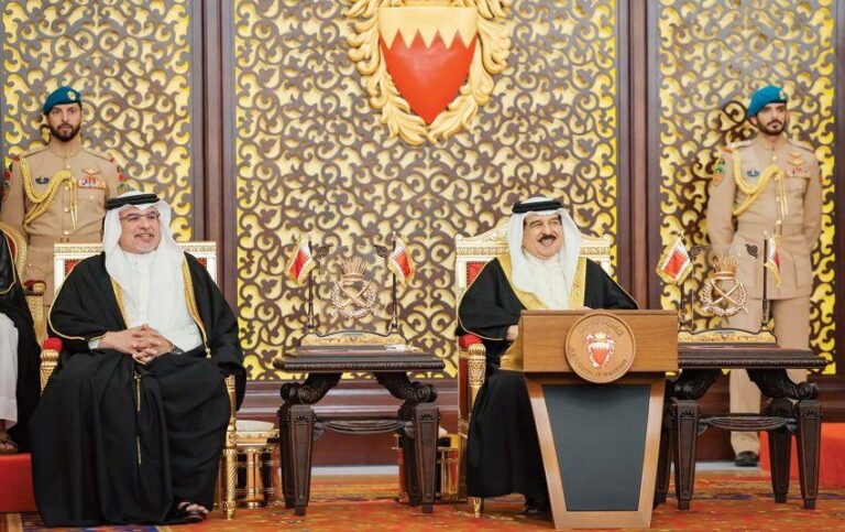 الملك يوجه بتوفير 50 ألف وحدة سكنية جديدة:مجتمع البحرين متحاب