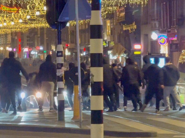 مغردون يكشفون تلاعب قناة بريطانية بتغطية أحداث أمستردام لصالح إسرائيل