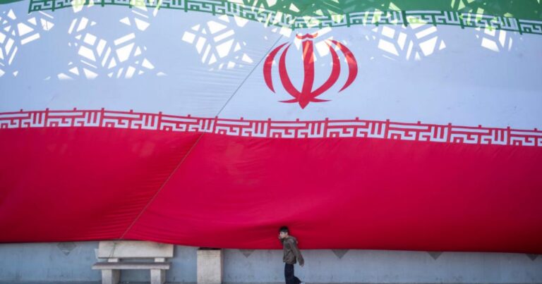 منها وفاة رئيسي والخروج من سوريا.. أحداث بارزة شهدتها إيران