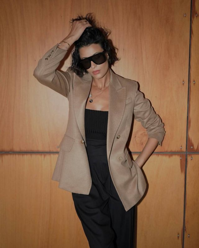 نجمات اعتمدن موضة الـ Power Dressing في 2024 وستبقى للعام الجديد نجمات اعتمدن موضة الـ power dressing في 2024 وستبقى للعام