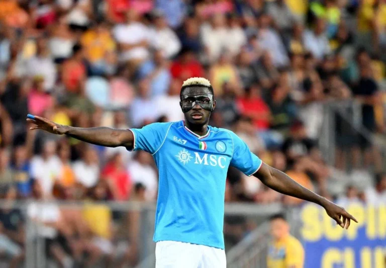 أوسيمين في مفترق طرق بسبب رغبة الهلال واهتمام يوفنتوس