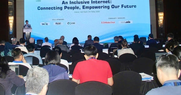 ربط مجتمع الخبراء من أجل إنترنت شامل