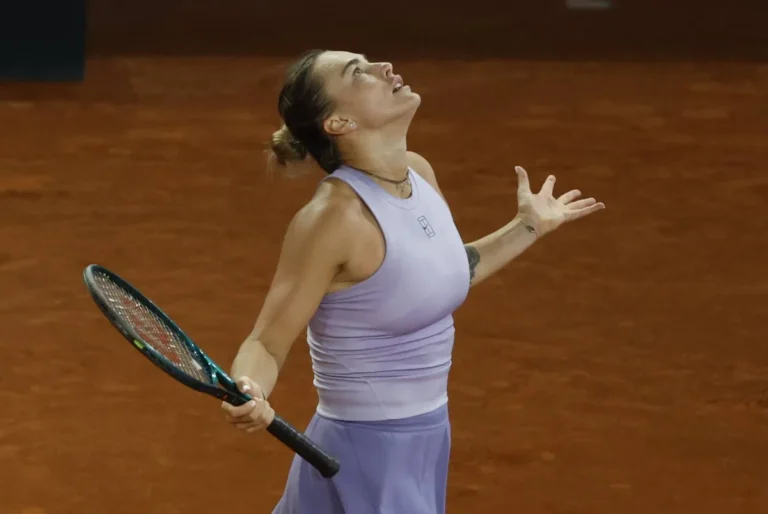 سابالينكا تضرب موعداً مع غوف في النهائي