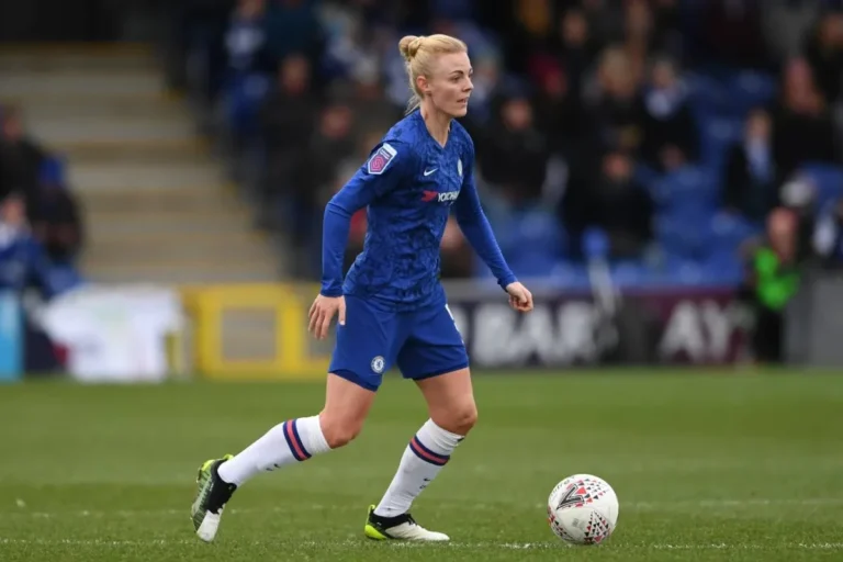 إنغل في قائمة منتخب ويلز بـ«أمم أوروبا» للسيدات