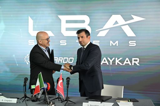 “بايكار” التركية و”ليوناردو” الإيطالية توقعان اتفاقاً لإنتاج الطائرات المسيّرة المشتركة