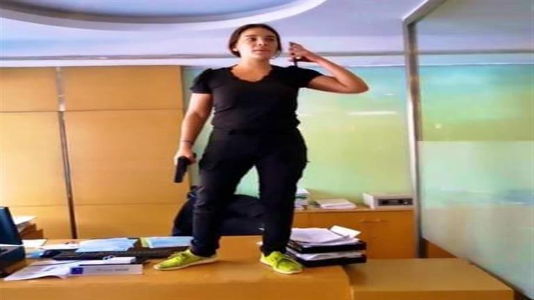 “سالي حافظ البطلة” هاشتاج يتصدر تويتر بعد اقتحامها بنك للمطالبة بأموالها