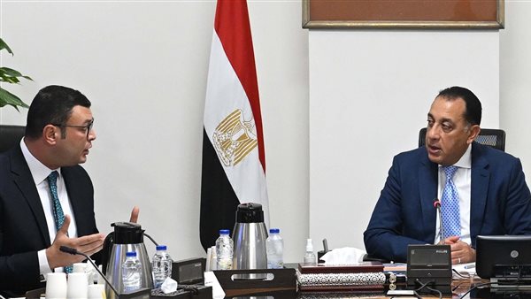 رئيس الوزراء يتابع موقف تقنين الأراضي المضافة لعدد من المدن الجديدة