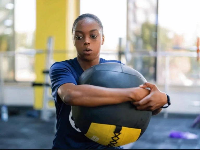 شروق هوساوي تعلن رحيلها عن «الهلال للسيدات»