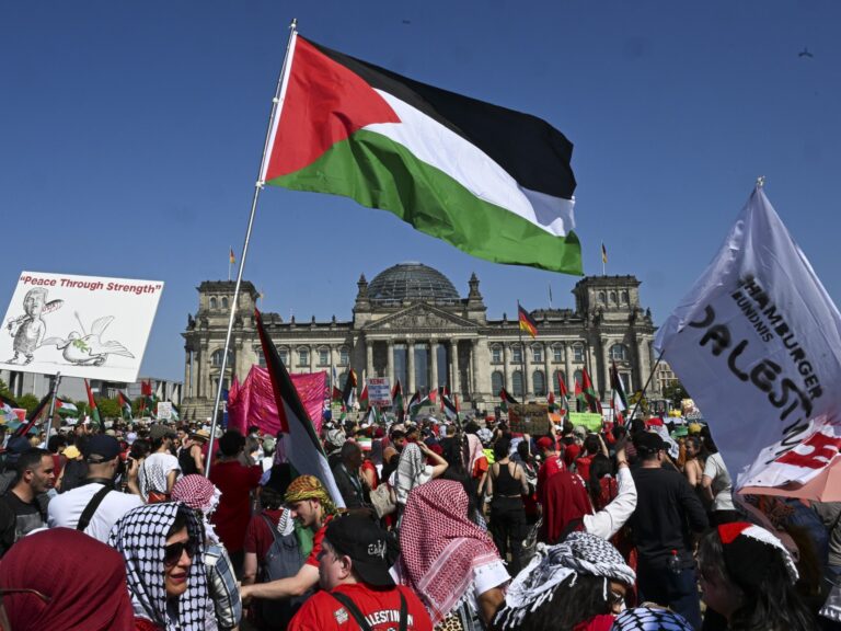 ما الذي يمكن أن يدفع المجتمع الدولي إلى التدخل ووقف الإبادة بغزة؟