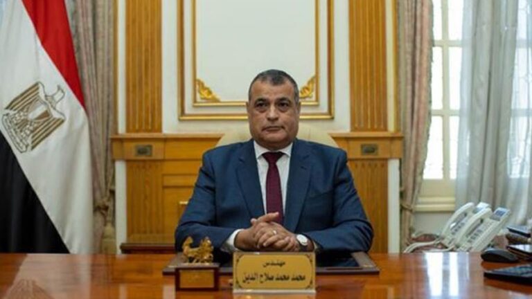 بوابة روز اليوسف | وزير الدولة للإنتاج الحربي: يتم إقامة خط انتاج أحدث منظومات المدفعية على مستوى العالم