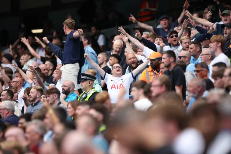 توتنهام يلحق الهزيمة الأولى بالسيتي… ويرتقي إلى الصدارة