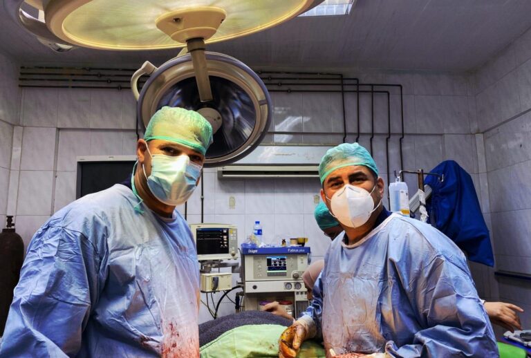 حملة شفاء.. مبادرة طبية تستهدف إجراء ألف عملية جراحية في سوريا | سياسة