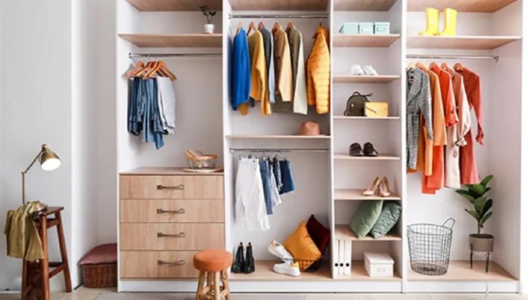 خزانة العالم تتغيّر: من يربح ومن يخسر في سباق صناعة الملابس؟