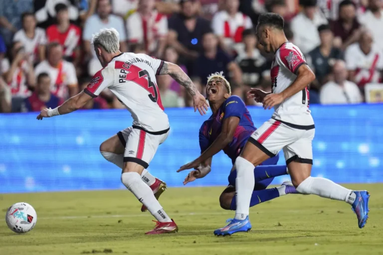 رايو فاليكانو يفرض التعادل على برشلونة