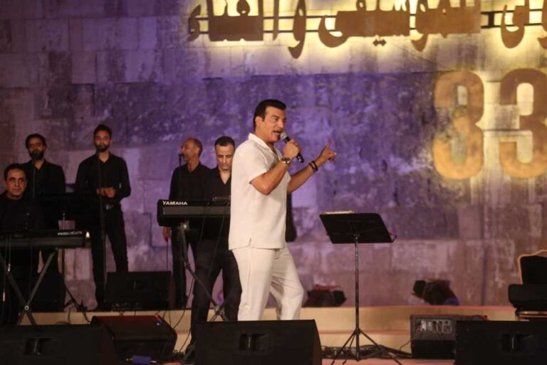غنى سحراني ومراسيل.. تفاصيل سهرة إيهاب توفيق بـ مهرجان القلعة 2025 (صور)