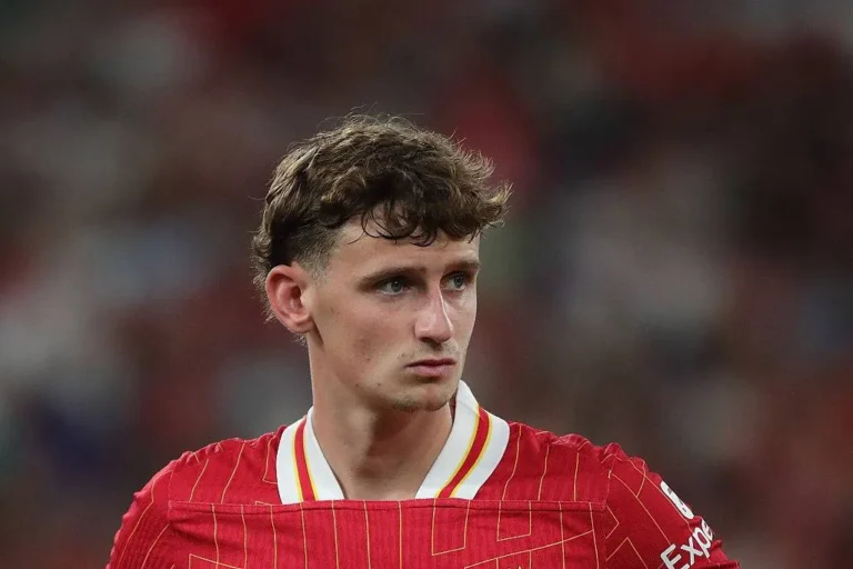 ليون يضم مورتون من ليفربول