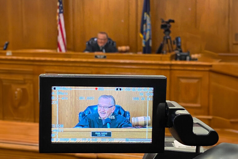 مقاطع “القاضي الرحيم” تتصدر منصات التواصل بعد رحيله