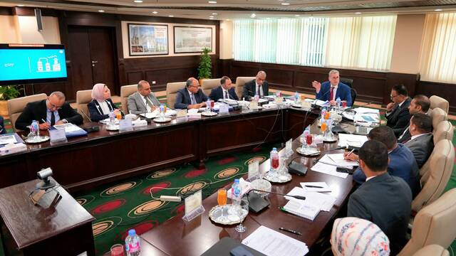 وزير البترول المصري يوجه بوضع رؤية واضحة بشأن مدخلات الإنتاج من الغاز الطبيعي