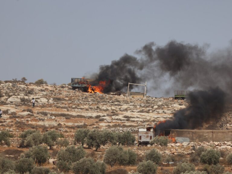 أعمال الأشرار تُنجز على أيدي أشرار آخرين