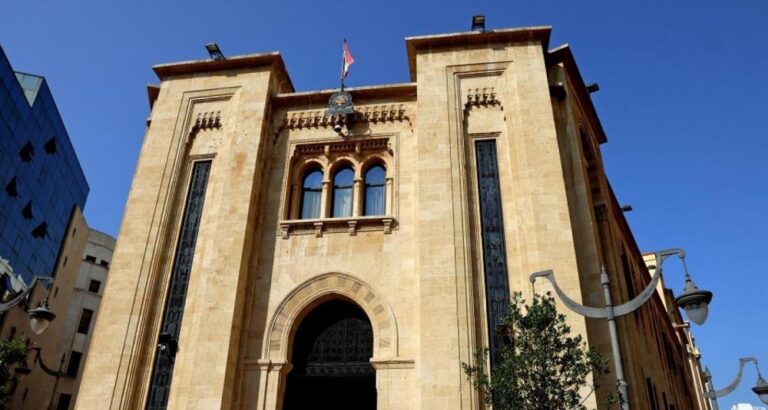 التأخير الحكومي يفتح نقاش مجلس الشيوخ… واعتراض