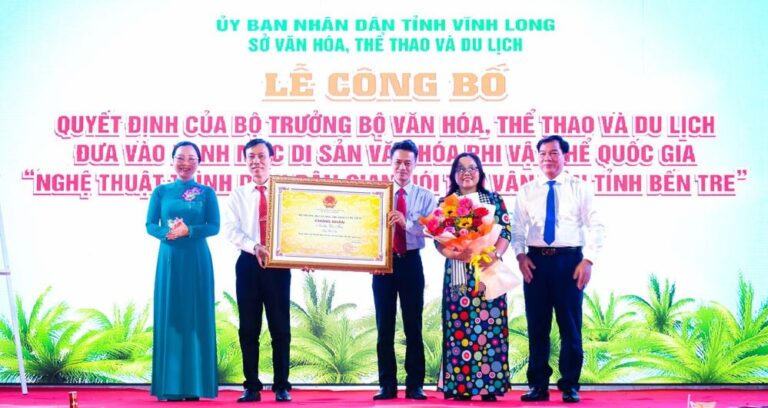 الحصول على شهادة “فن إلقاء الشعر فان تيان” كتراث ثقافي غير مادي وطني