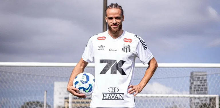 الدولي الجزائري بلال براهيمي إلى سانتوس