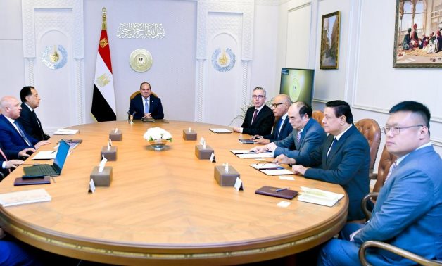 الرئيس السيسى يستقبل قيادات شركتى “سكاتك” و”صنجرو” لبحث استثمارات الطاقة الجديدة والمتجددة.. 3.6 مليار دولار استثمارات سكاتك فى مصر ضمن مبادرة نوفى للمشروعات الخضراء.. إنشاء مصنع لإنتاج بطاريات تخزين الطاقة