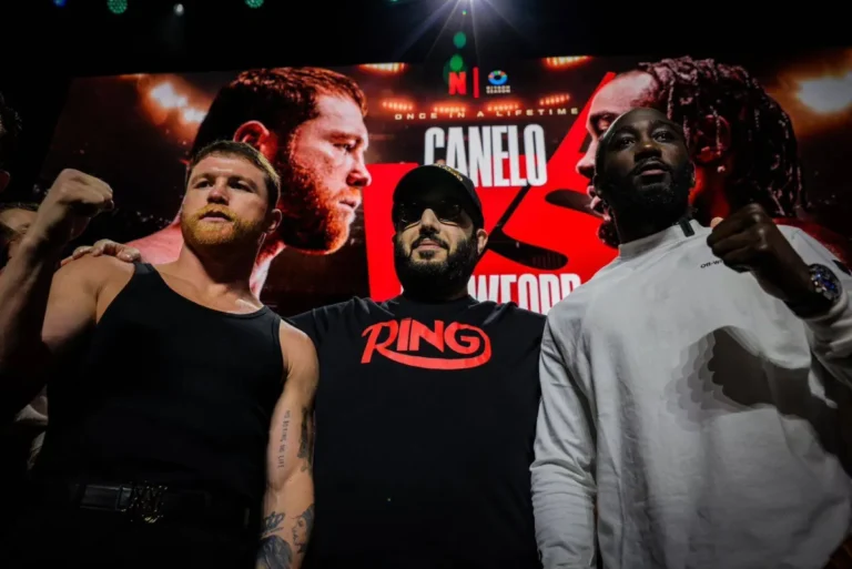 العالم على موعد مع نزال ملاكمة تاريخي