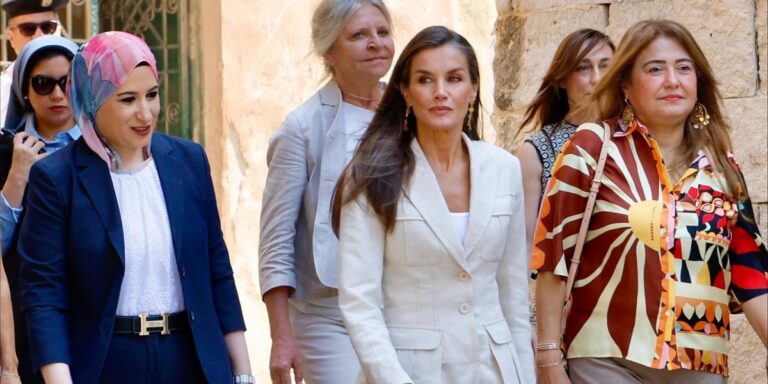 شاهدوا أجمل إطلالات نجمات الموضة بتوقيع المصممة دينا شاكر