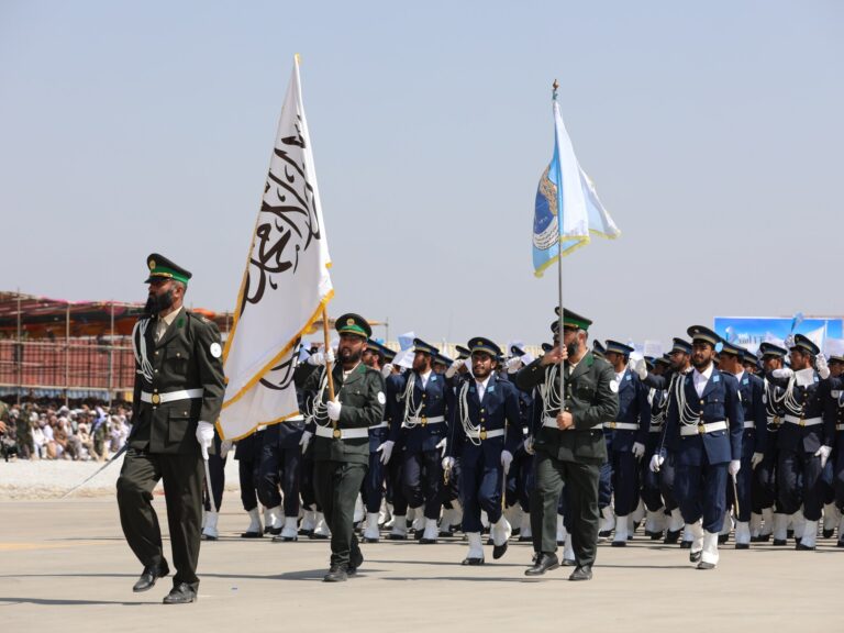 كيف استقبل الأفغان دعوة ترامب لاستعادة قاعدة باغرام الأميركية؟