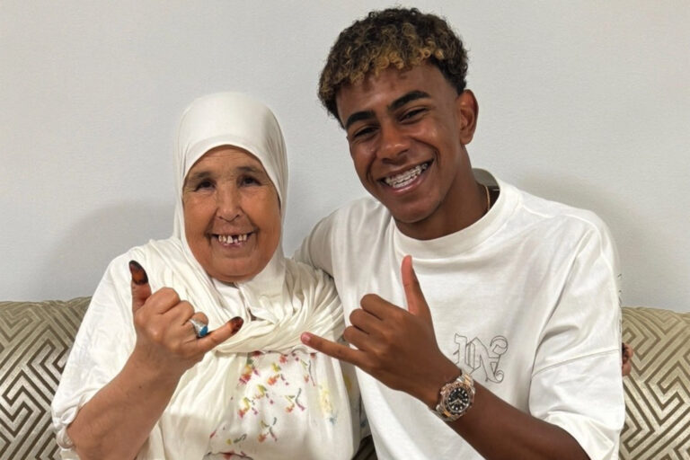 لامين جمال.. قصة نجاح خارج المستطيل الأخضر | رياضة