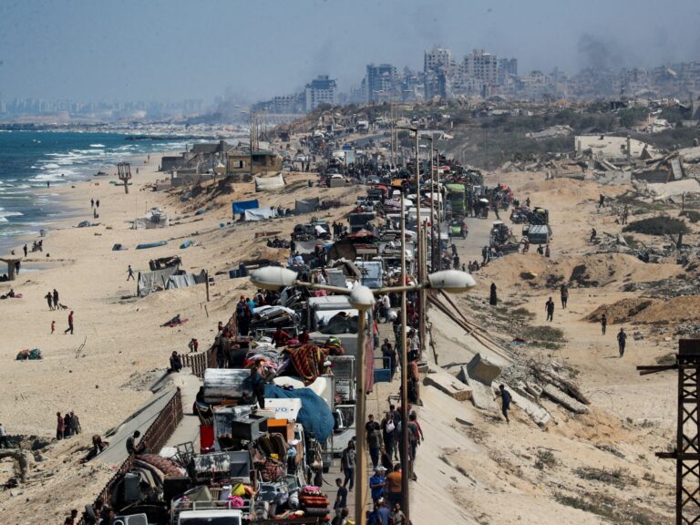 مع توسيع الهجوم البري.. دمار وشهداء ونزوح بمدينة غزة