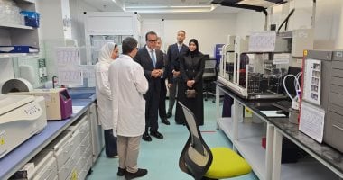 وزير الصحة يجرى زيارات ميدانية لمؤسسة حمد الطبية ومعهد قطر للرعاية الصحية الدقيقة