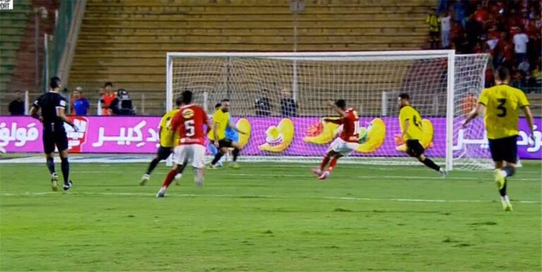 الأهلي يصعق كهرباء الإسماعيلية برباعية ويقترب من صدارة الدوري