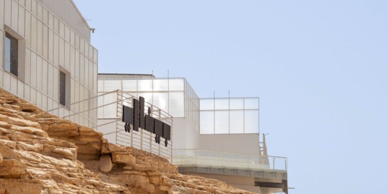 الفن في رحلة جديدة في الحِل والترحال عنوان بينالي الدرعية 2026