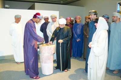 انطلاق معرض «ملاذ» من البندقية إلى نزوى .. الفن يعود إلى موطنه