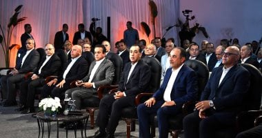 رئيس الوزراء يستعرض الأداء الاقتصادي ومشروعات التطوير بالشركة القابضة للأدوية