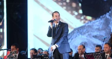 مدحت صالح يمتع جمهور الموسيقى العربية بأغنية حبيبى يا عاشق.. صور