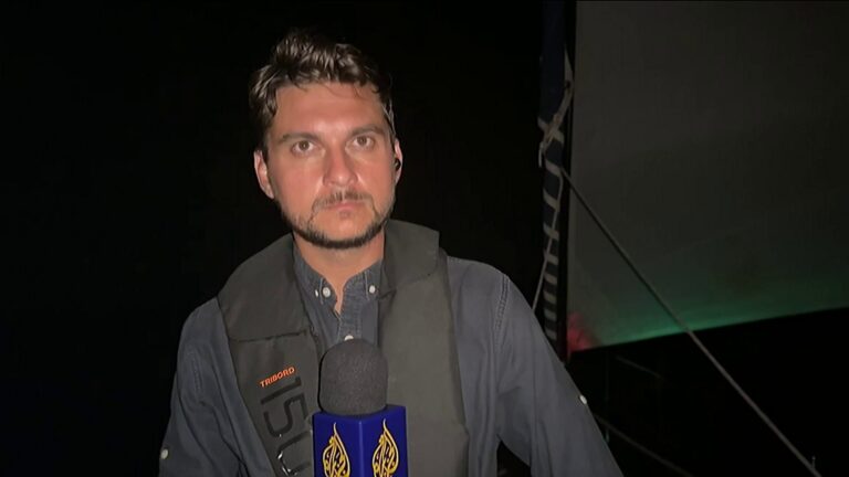 مراسلو الجزيرة يروون لحظات الاستيلاء على أسطول الصمود