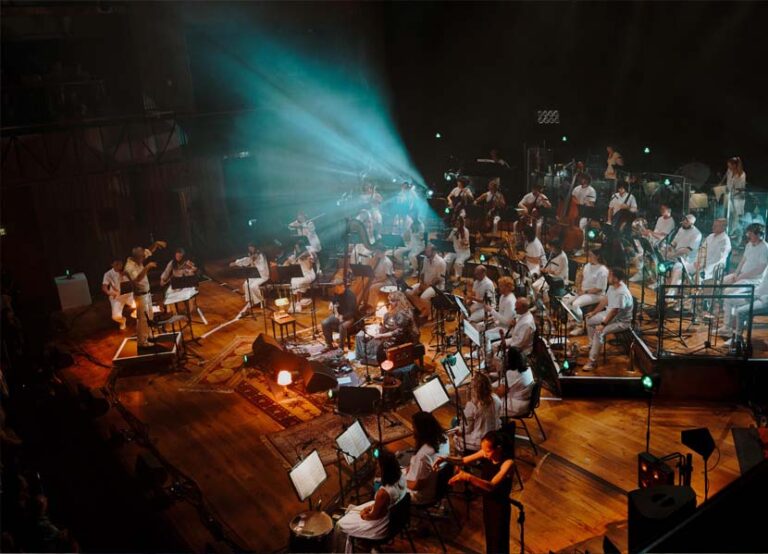 مركز باربيكان يستضيف العرض الأول في لندن لفيلم “Symbiosis” – وهو تعاون رائد بين Paraorchestra وThe Breath