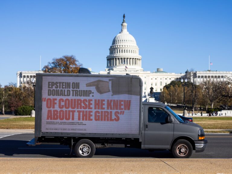 النواب الأميركي يصوت اليوم على الإفراج عن ملفات إبستين وترامب يؤيد