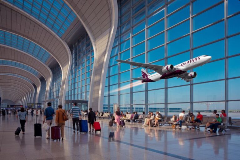 مطار حمد الدولي في الدوحة: قلب الطفرة السياحية في قطر، يربط مائتي وجهة عالمية للمسافرين في عام 2025، كل ما تحتاج إلى معرفته