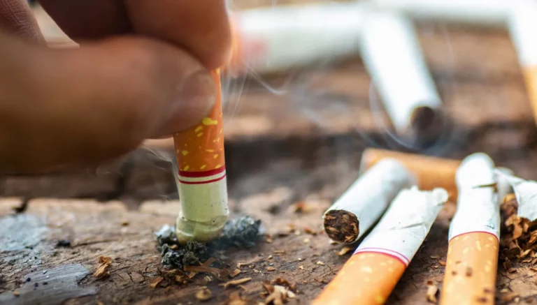 من 2005 إلى 2025 تلاشى قانون منع التدخين في لبنان… هل ينجح وزير الصحة في إعادة تفعيل تطبيقه؟