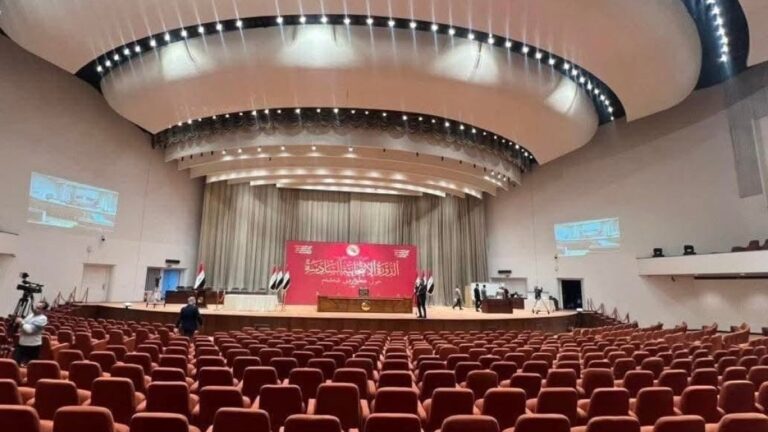 البرلمان العراقي الجديد يعقد أولى جلساته اليوم وسط تنافس على رئاسته