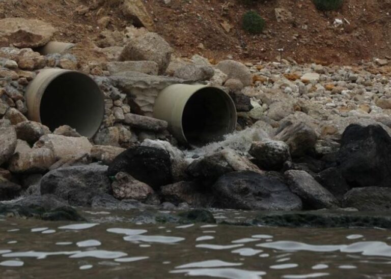 رغم المليارات شبكات الصرف الصحي كارثة بيئيّة غير مسبوقة في لبنان