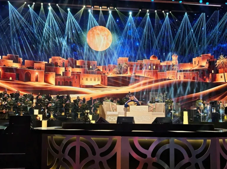 شراكة استراتيجية بين «روتانا للموسيقى» و«HONOR» توثق لحظات من «جلسة شعبيات محمد عبده»