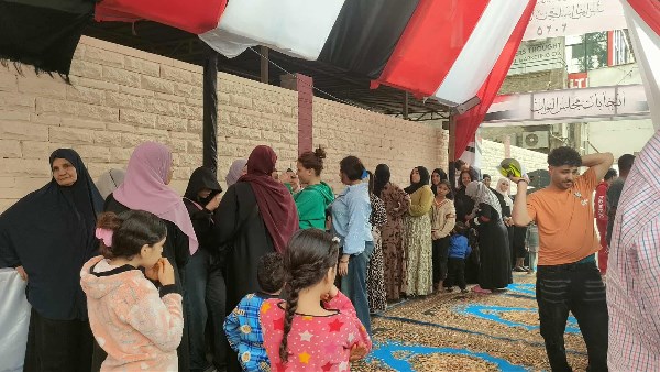 عدم صحة شكوى بوجود دعاية لمرشح خارج المقر الانتخابي