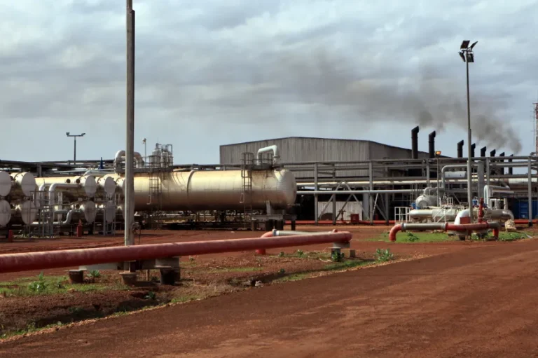 مصادر: إخلاء حقل هجليج السوداني وتوقف الإنتاج خوفًا من الدعم السريع