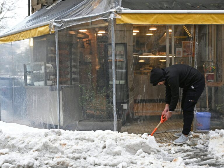 موجة قطبية تجتاح 12 دولة عربية.. ثلوج وصقيع وتحذيرات للمواطنين | أخبار