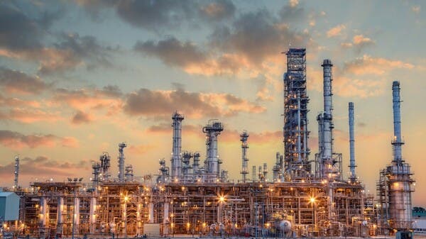 برنت يتداول قرب أعلى مستوياته في 6 أشهر.. مكاسب 17% منذ مطلع 2026